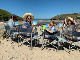 face to face art courses on the beach in MAwgan porth 