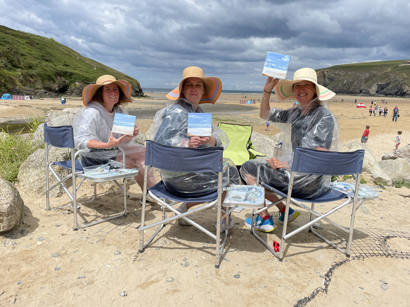 Painting on a group on the beach at Mawgan Porth, the North Coast of Cornwall. Jeanni's lessons are suitable for all ages and abilities.
